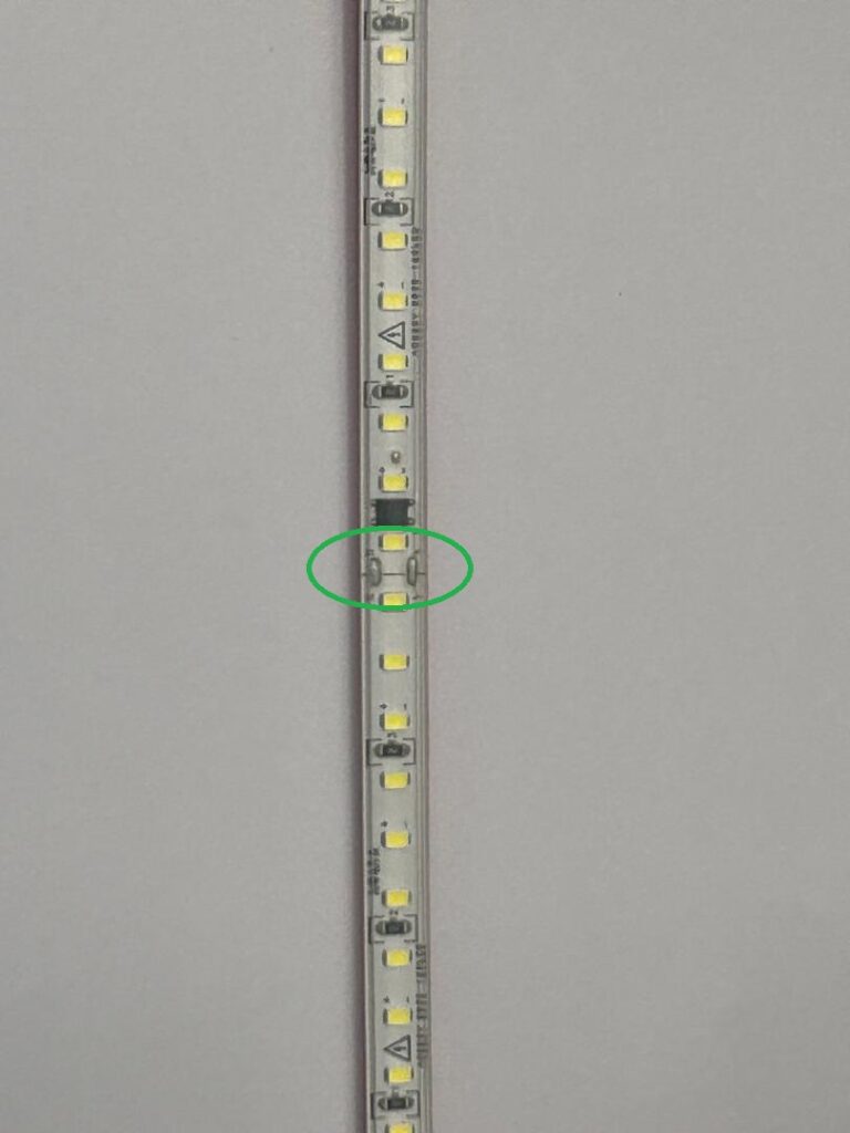 Zone de coupe à respecter sur un ruban LED avant découpe